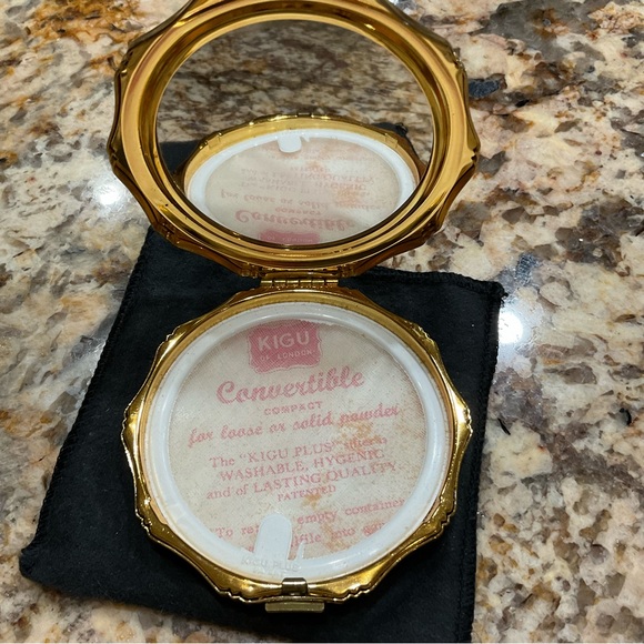 Vintage KIGU of London Flamingo Powder Compact - Picture 3 of 3